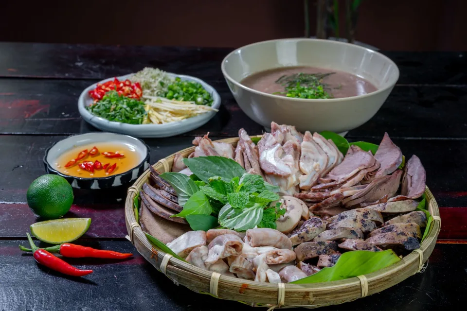 Bàn đôi góc cửa sổ