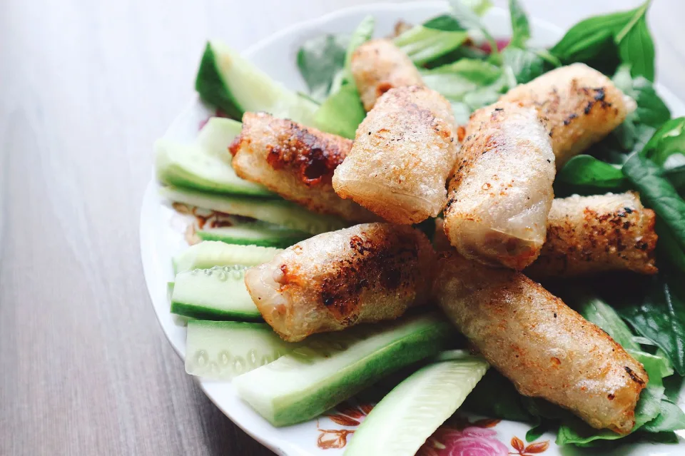 Hiên trước quán thoáng